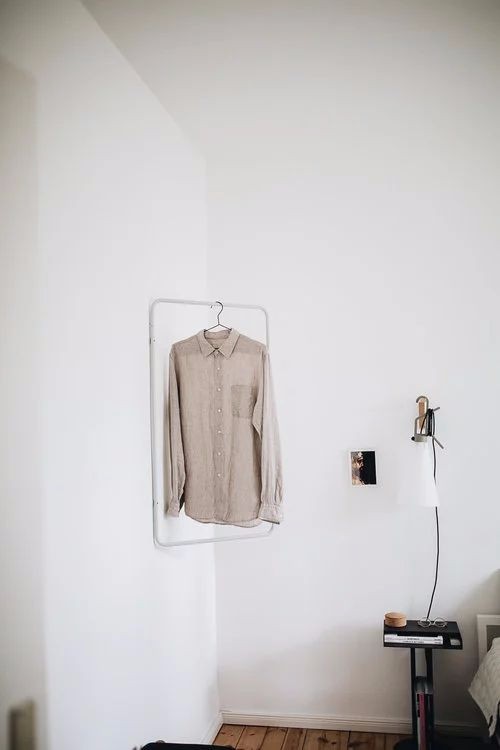 67㎡ 小公寓，墙壁上的层板、挂钩、衣架设计的太赞了-46