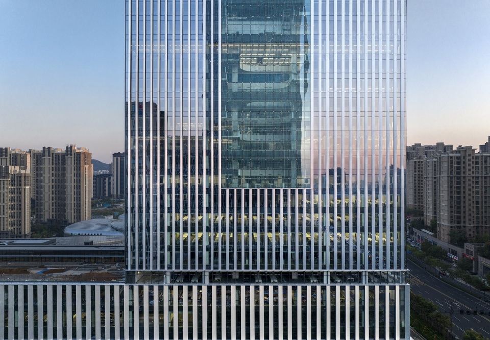 济南国家重型汽车工程技术研究中心 | 极简悬浮体量，激发创新之心-30