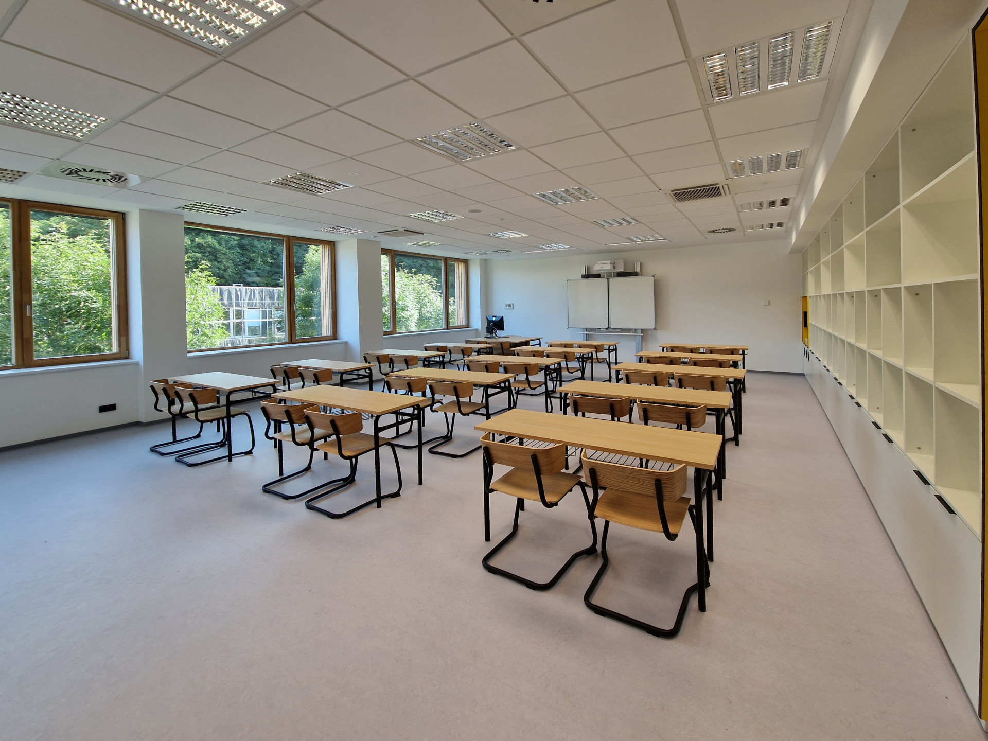 布拉格赫尔德洛热日什的学校改造项目丨ECOTEN-63