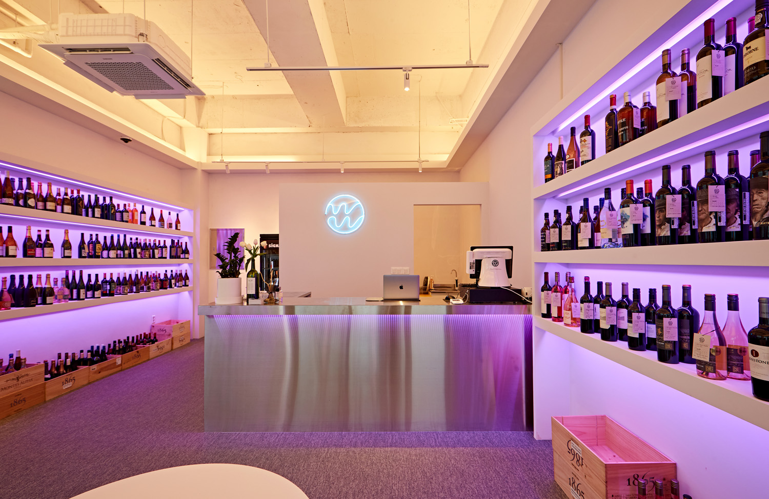 蓝色照明点亮 14 平小空间的室内设计-6