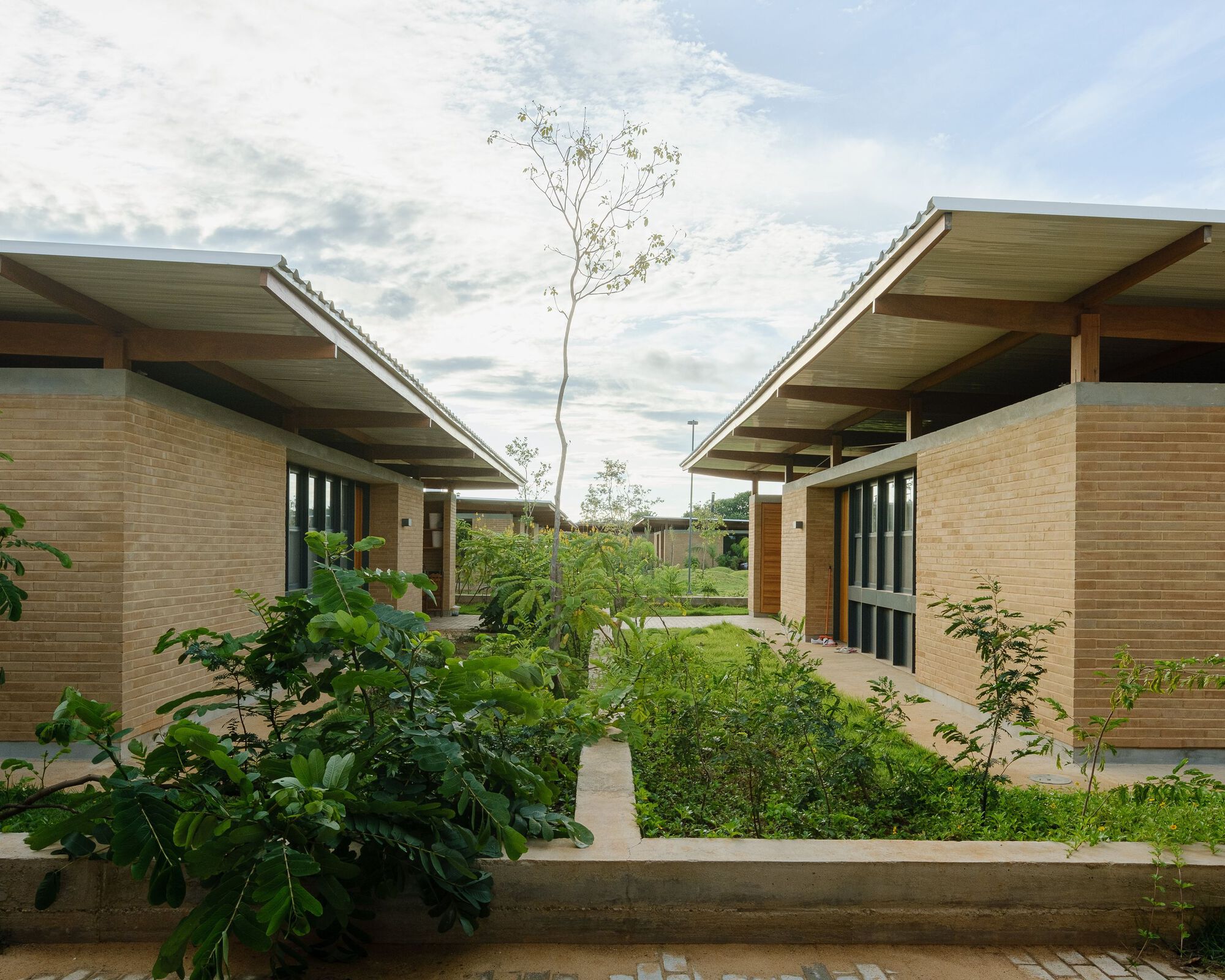 Fazenda Canuanã School Staff Village / Rosenbaum + Terra e Tuma Arquitetos Associados-35
