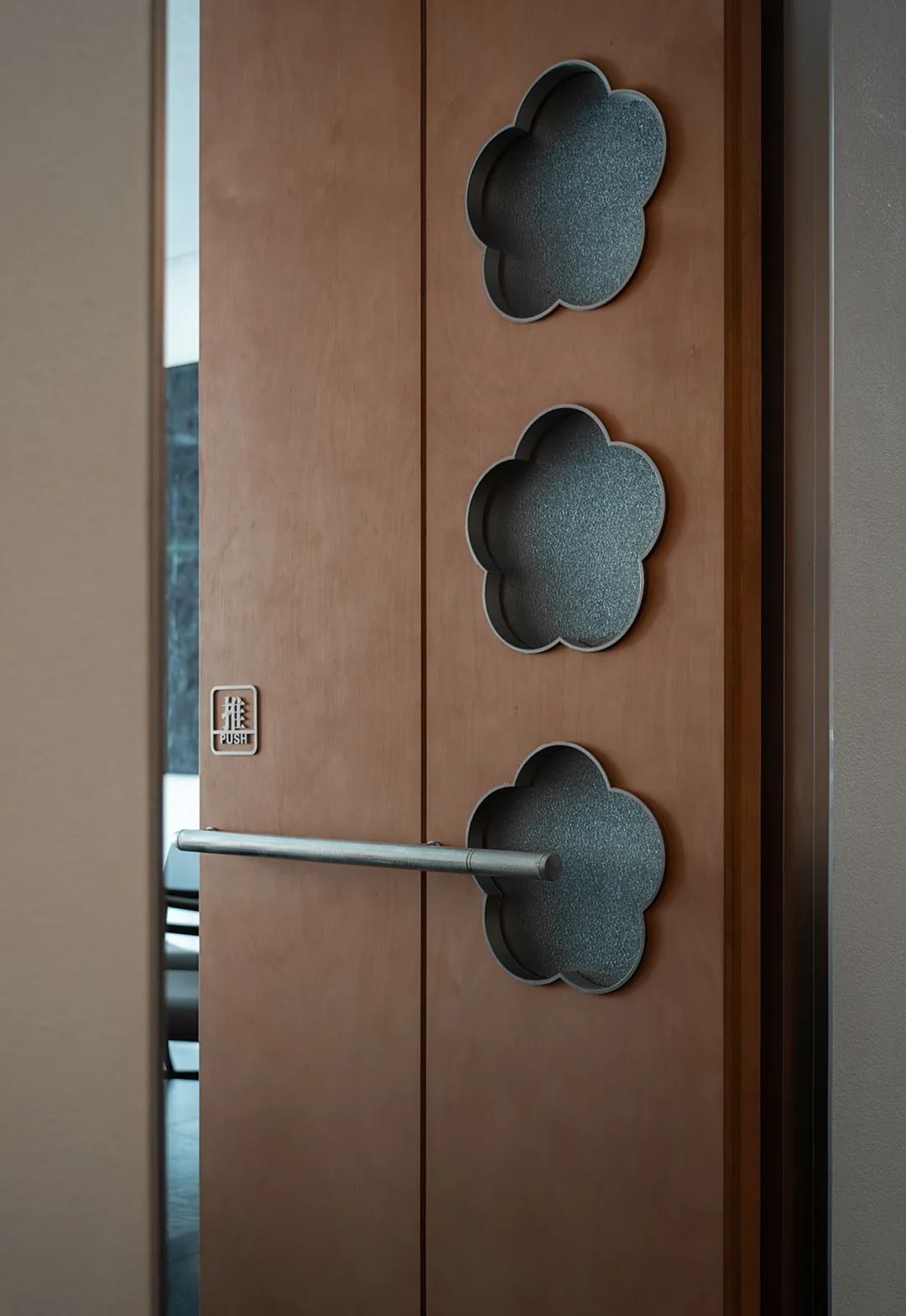 IN.X屋里门外-杨氏青龙虾-74