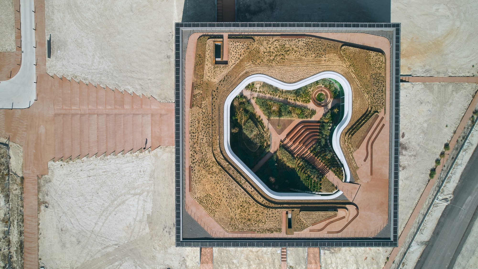 Kalyon Karapınar 1.350 MWp SPP - 中央控制大楼 | Bilgin Architects | 2023 | 土耳其-2