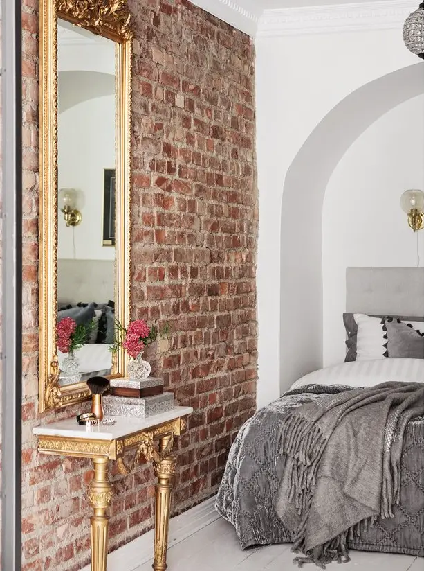 暖色调砖墙为黑白空间增色-12