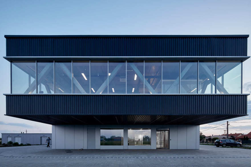 Amplio 自动化总部-12