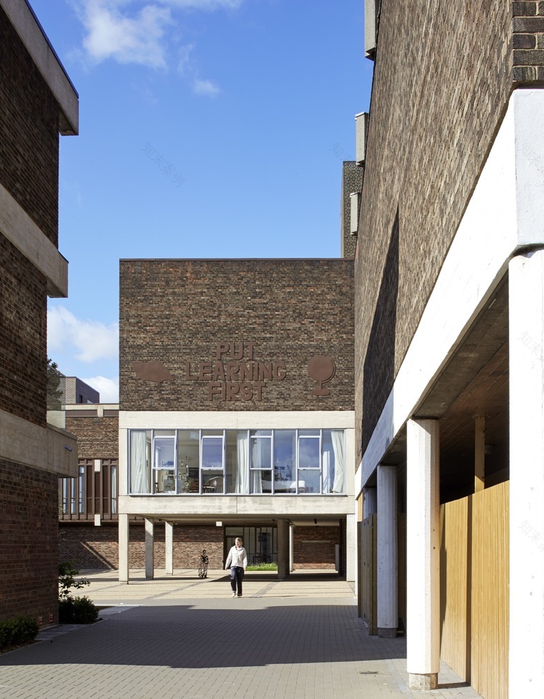 贝利斯老学校 · 现代与历史共融的社区重建-41