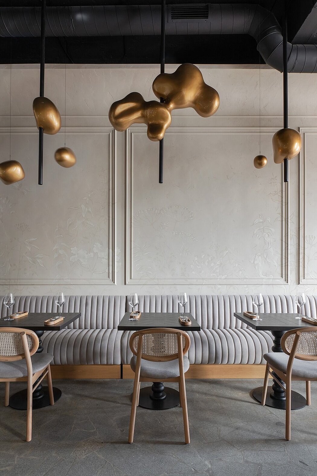 42·173P 萨尔瓦多黄金葡萄酒小酒馆丨俄罗斯丨LEFT design-4