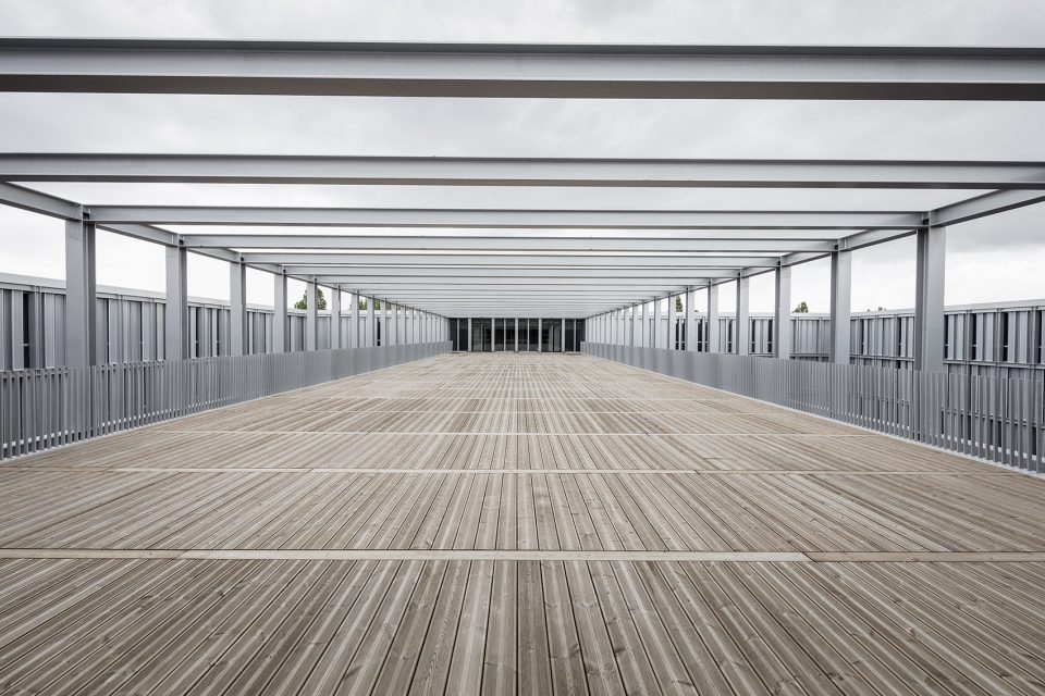 融入乡村环境的 ENSAE 学院,轻盈钢构展现简约抽象之美-30