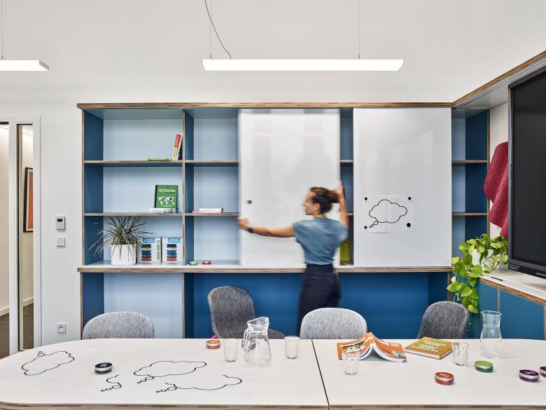 布鲁塞尔歌德学院办公室楼层丨比利时-19