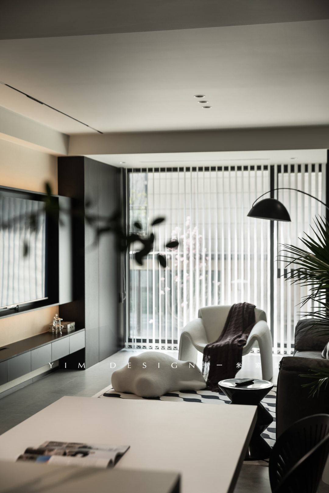 黑白灰的现代之家丨薛美玲-3