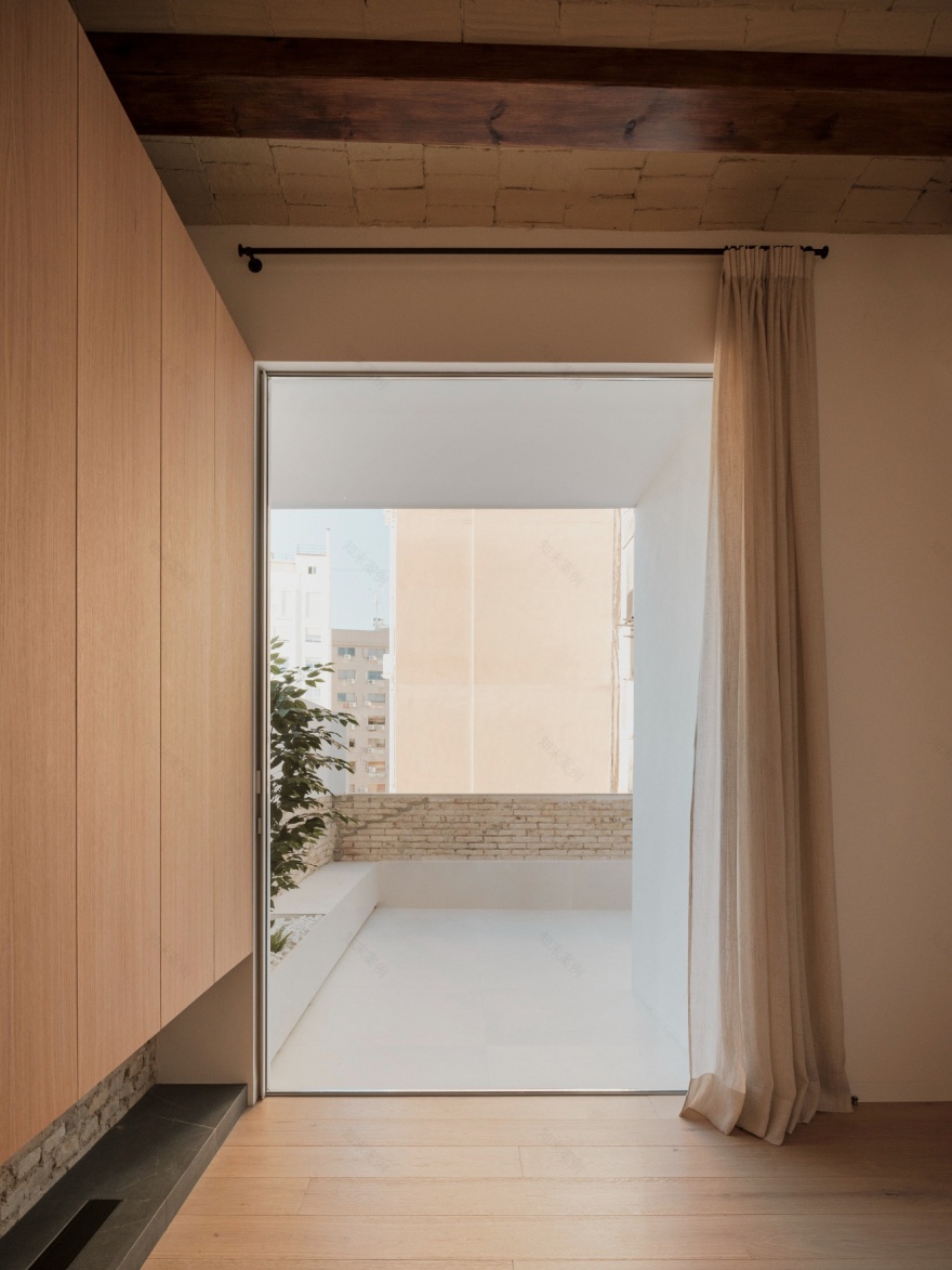 市中心的极简主义住宅丨西班牙巴伦西亚丨NOS Arquitectura-0