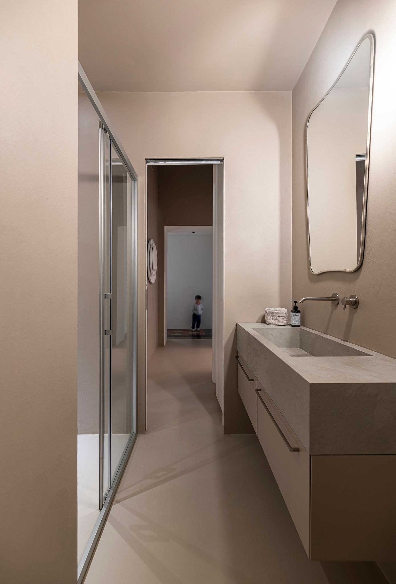 Casa in Via Buonarroti: Historic Apartment Reframed in Central Rome-9