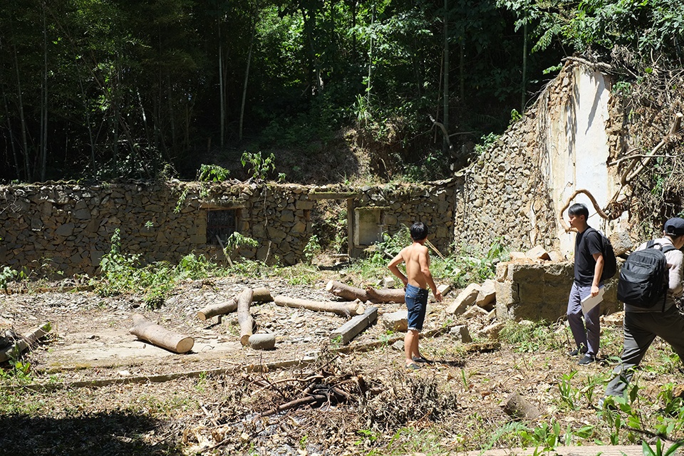 山林间的蝶翼建筑 · 定海台房丨中国舟山丨久舍营造工作室-12
