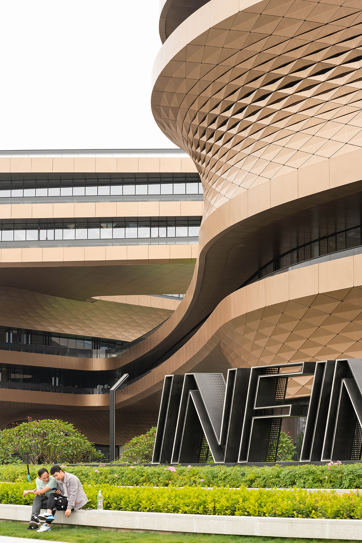 无限极广场丨中国广州丨Zaha Hadid Architects-35