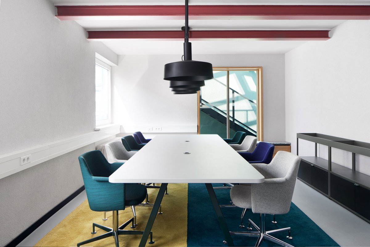 德国 Stuttgart 城市空间，Studio Komo 打造色彩丰富协同办公环境-11