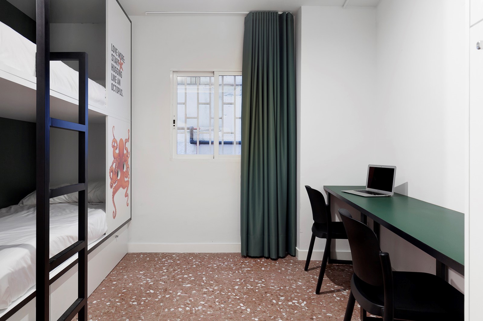 2060牛顿青年旅社，马德里 / Wanna One-14