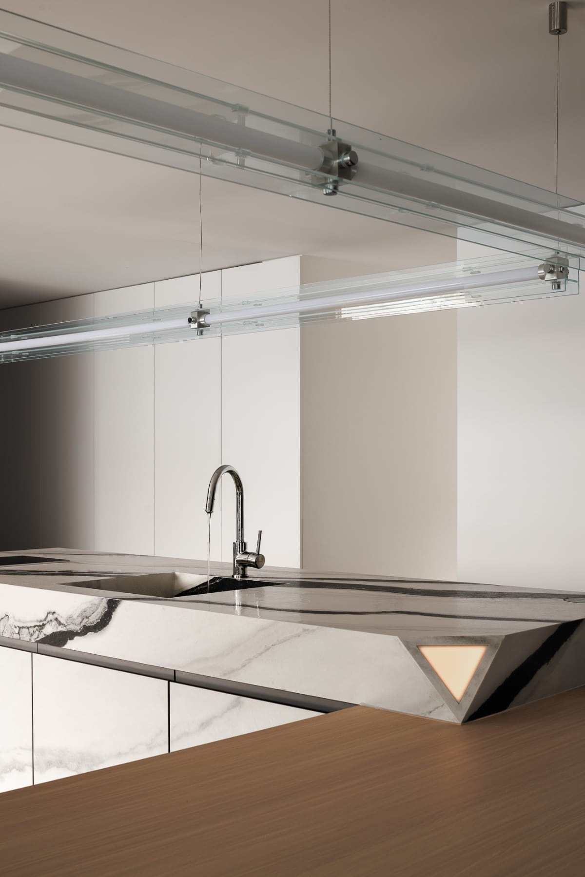 剥离繁杂,黑白描绘生活的纯粹与本真丨赫设计-53