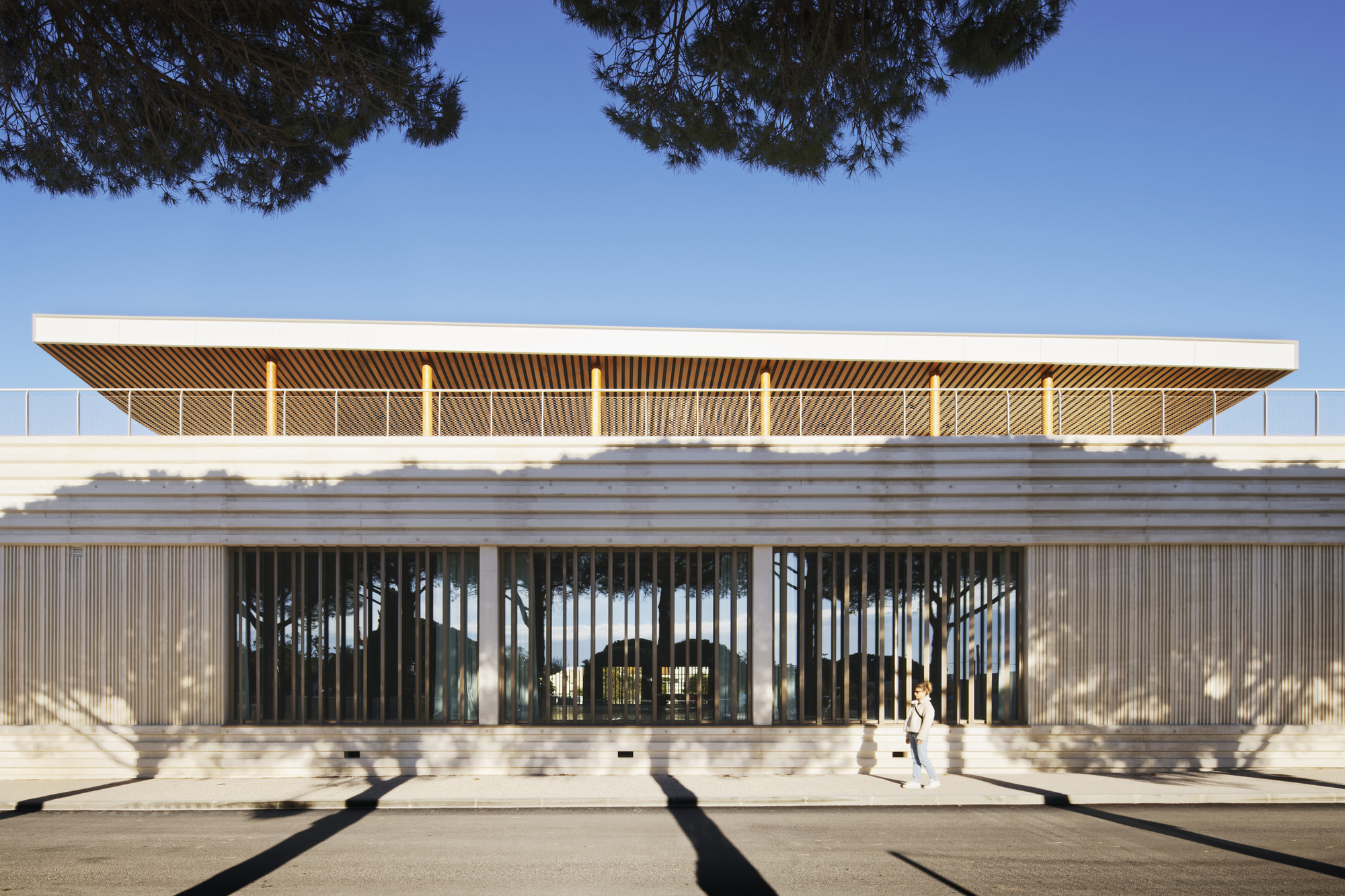 Event Hall L’Agora and Ernest Hemingway Media Library / Ateliers A+-22