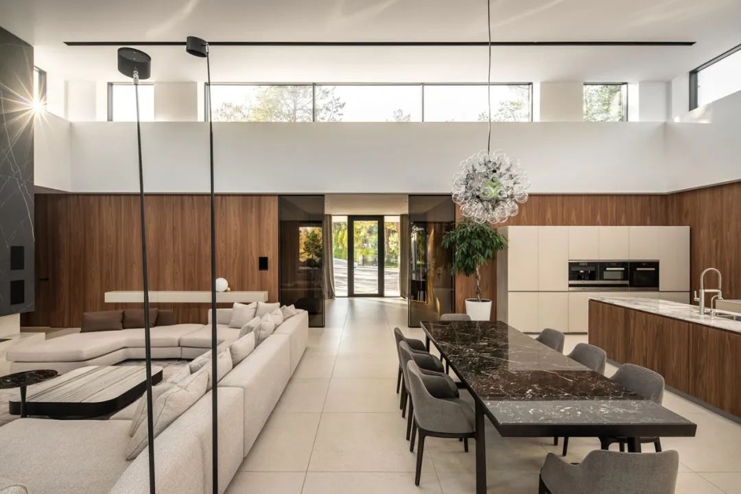 725㎡极简主义别墅,自然之美与生活品质的完美融合-32