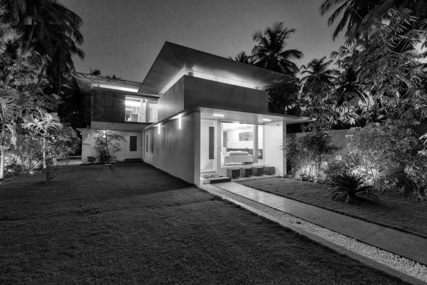 The Floating Parasol House LIJO.RENY.architects-48