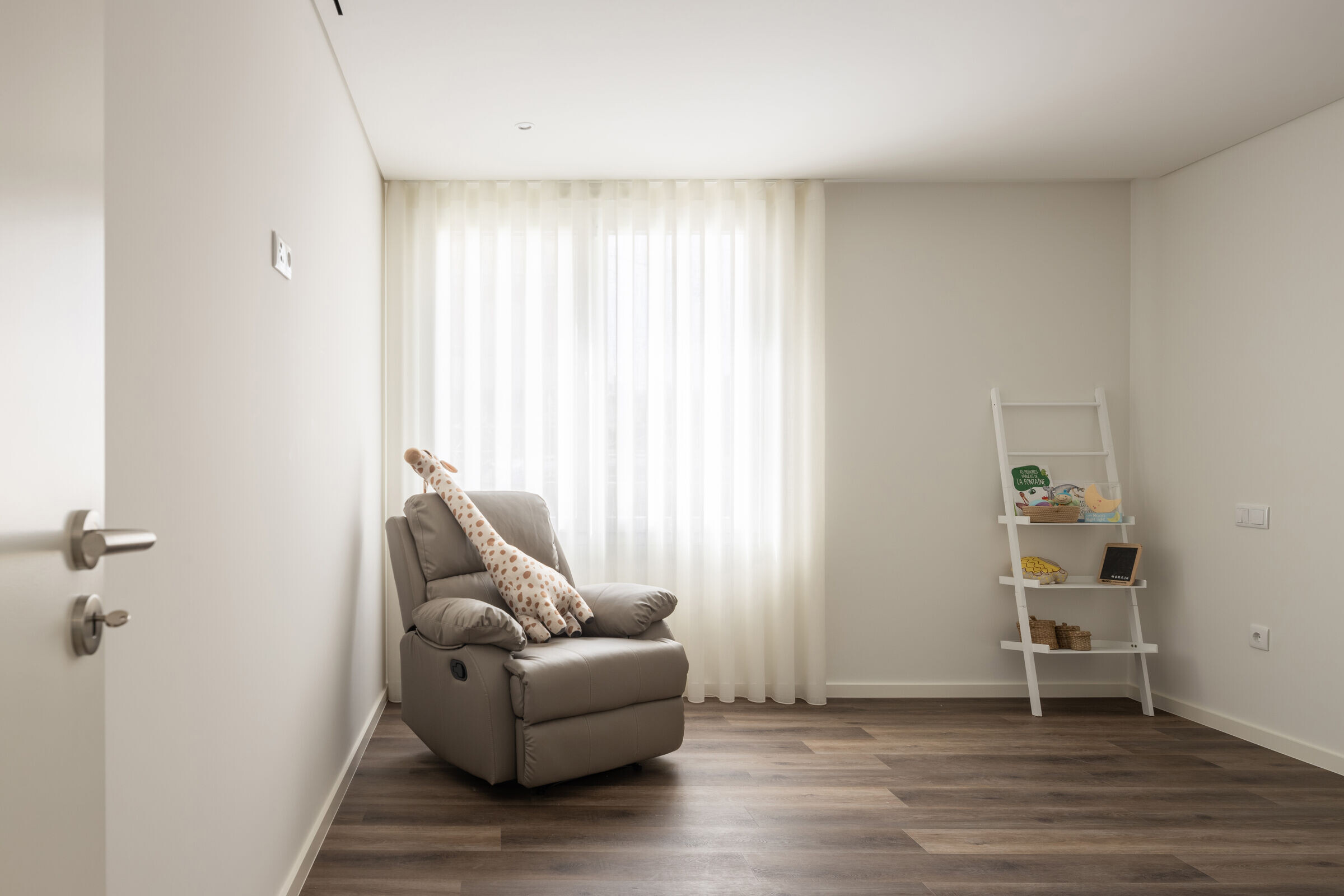 葡萄牙 Middleyard · 私密中庭丨LIMIT studio-38