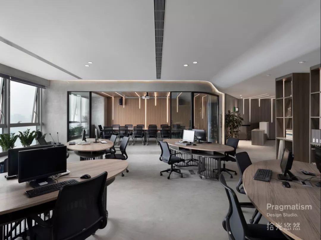 成都 V 派定制运营总部 | 极简前卫的办公空间设计-40
