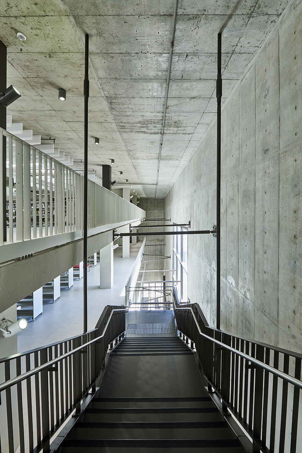 南非 Sol Plaatje 大学学生资源中心-41