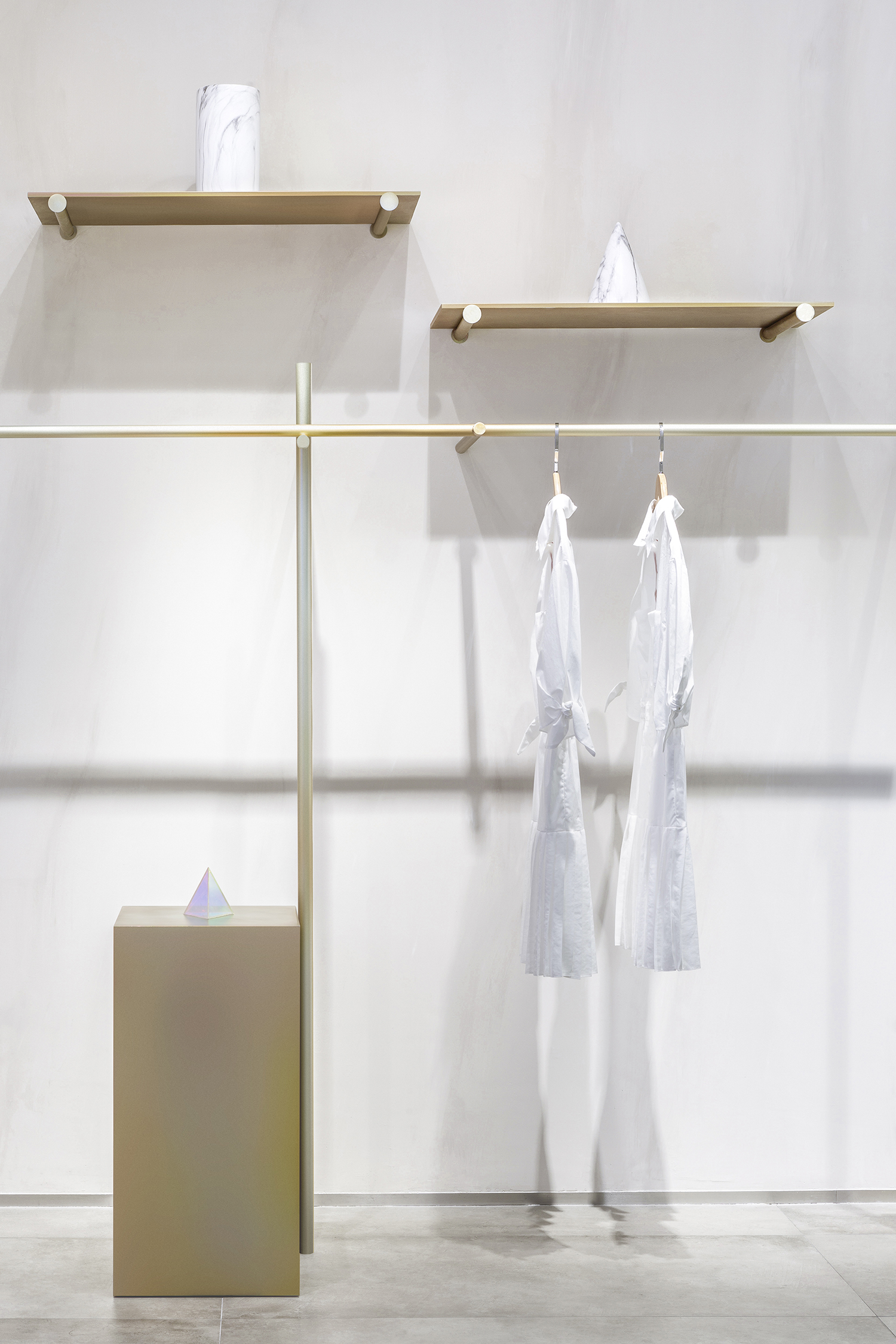 潮流瞬息万变的 SHOWS 买手店空间设计-17