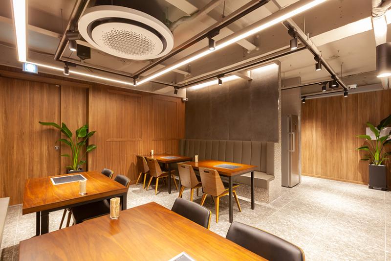 首尔 58 平米海景专卖店，极简奢华空间设计-15