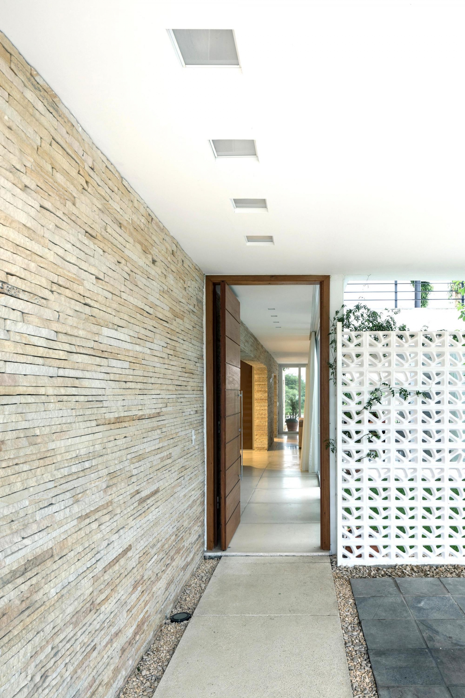 巴西阿雷格里港绿色住宅,融入景观与环保设计-27