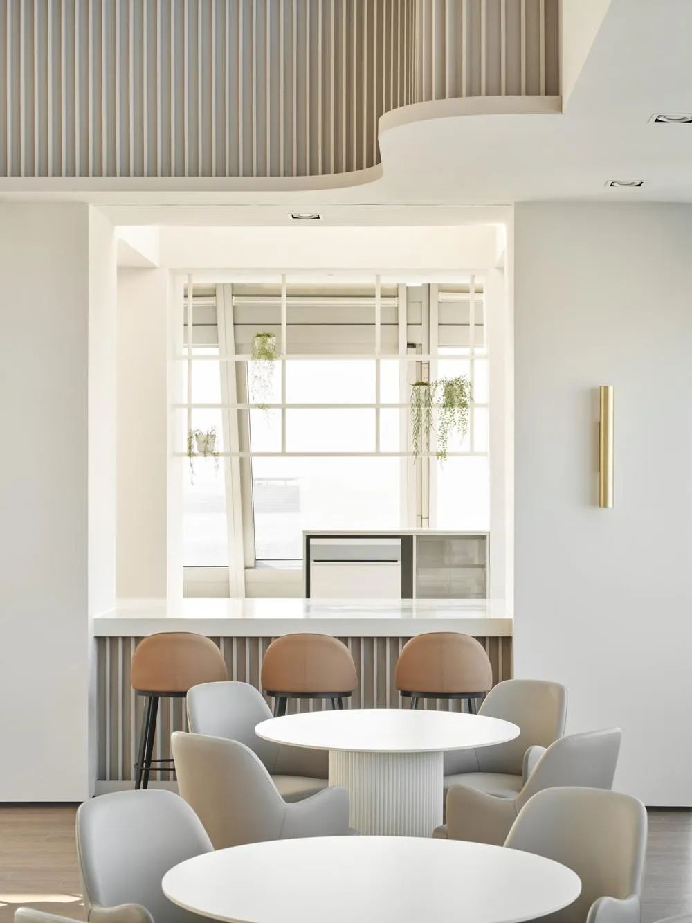 国外科技公司办公室|灵动流转的简约格调-18