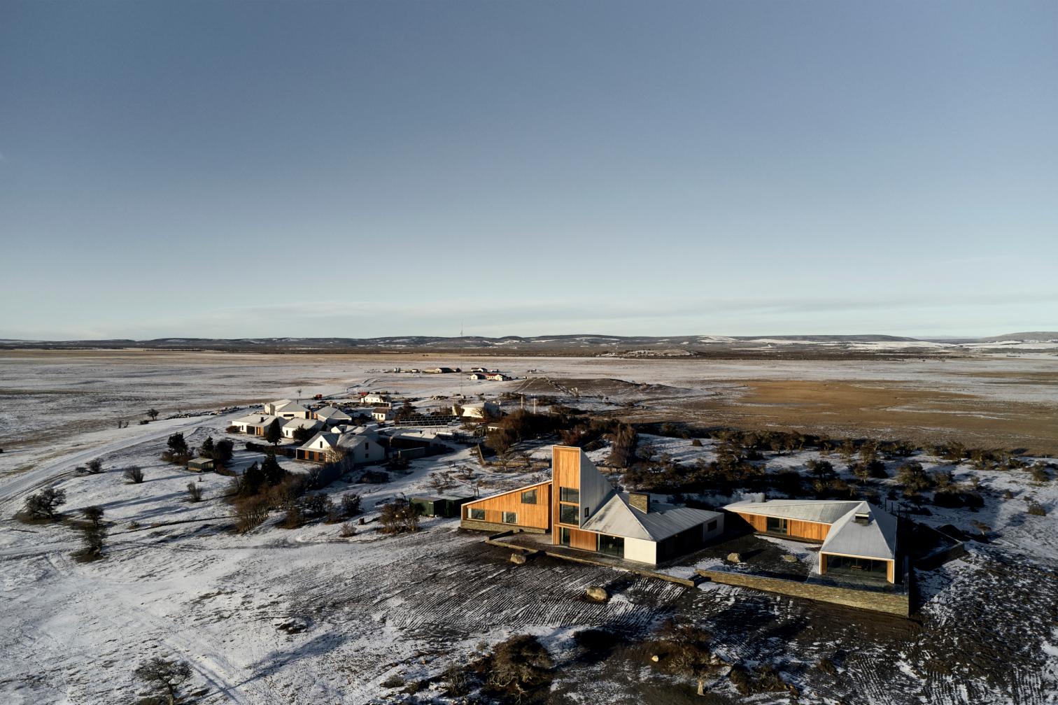 阿根廷 Patagonia 牧场改建，简约实用融入当地传统-11