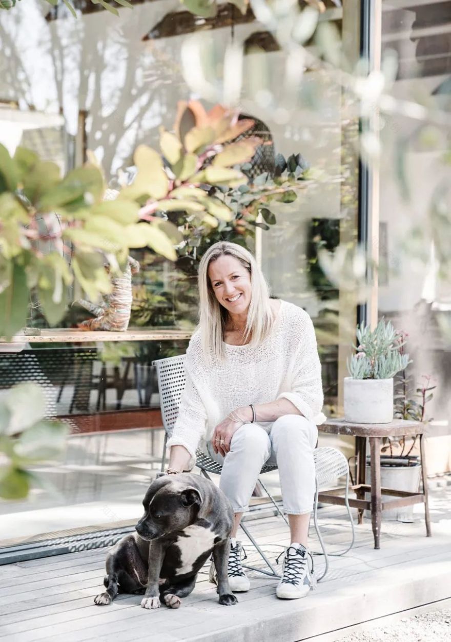 诗意宁静的谷仓式家庭住宅丨加拿大维多利亚丨Billy Innes-0