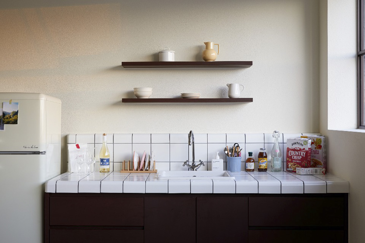 35 平简约设计工作室，展现白色与木纹之美-9