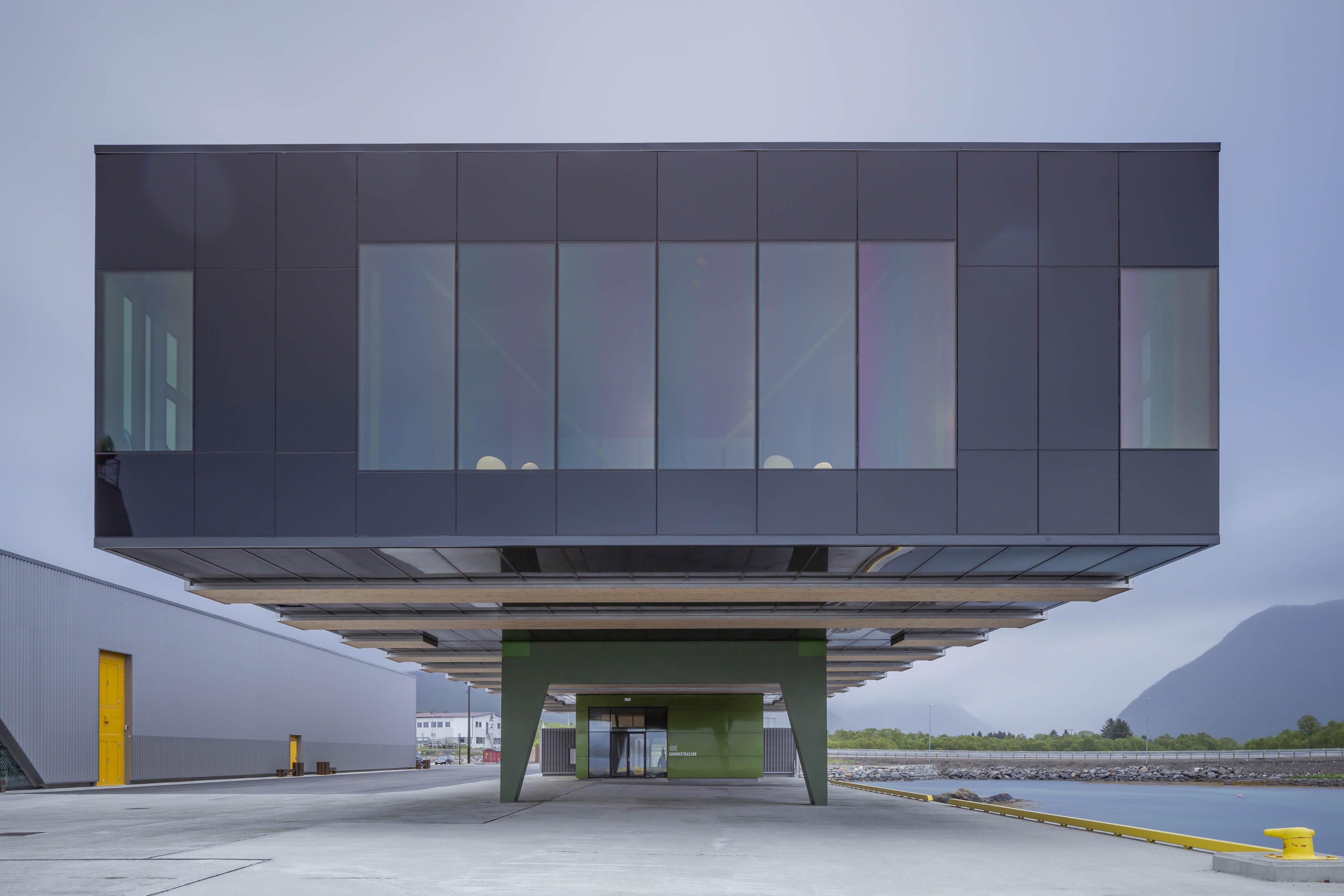 Snøhetta 打造炫彩 Holmen 工业区-24