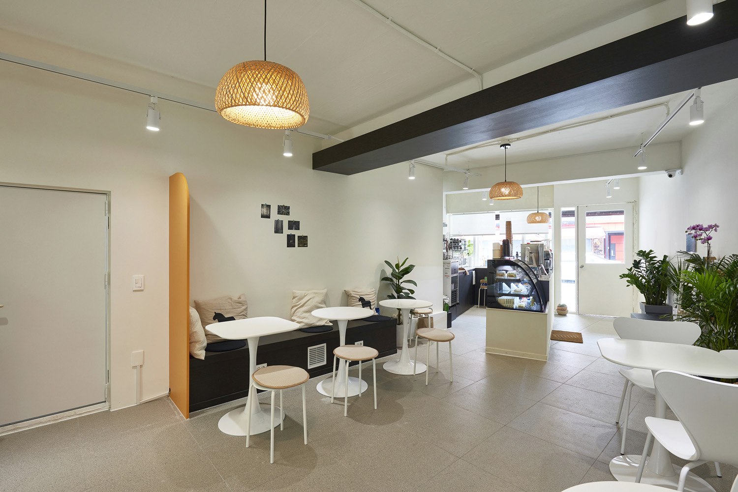 19 平米小空间，韩国设计师的惊艳咖啡厅设计-7