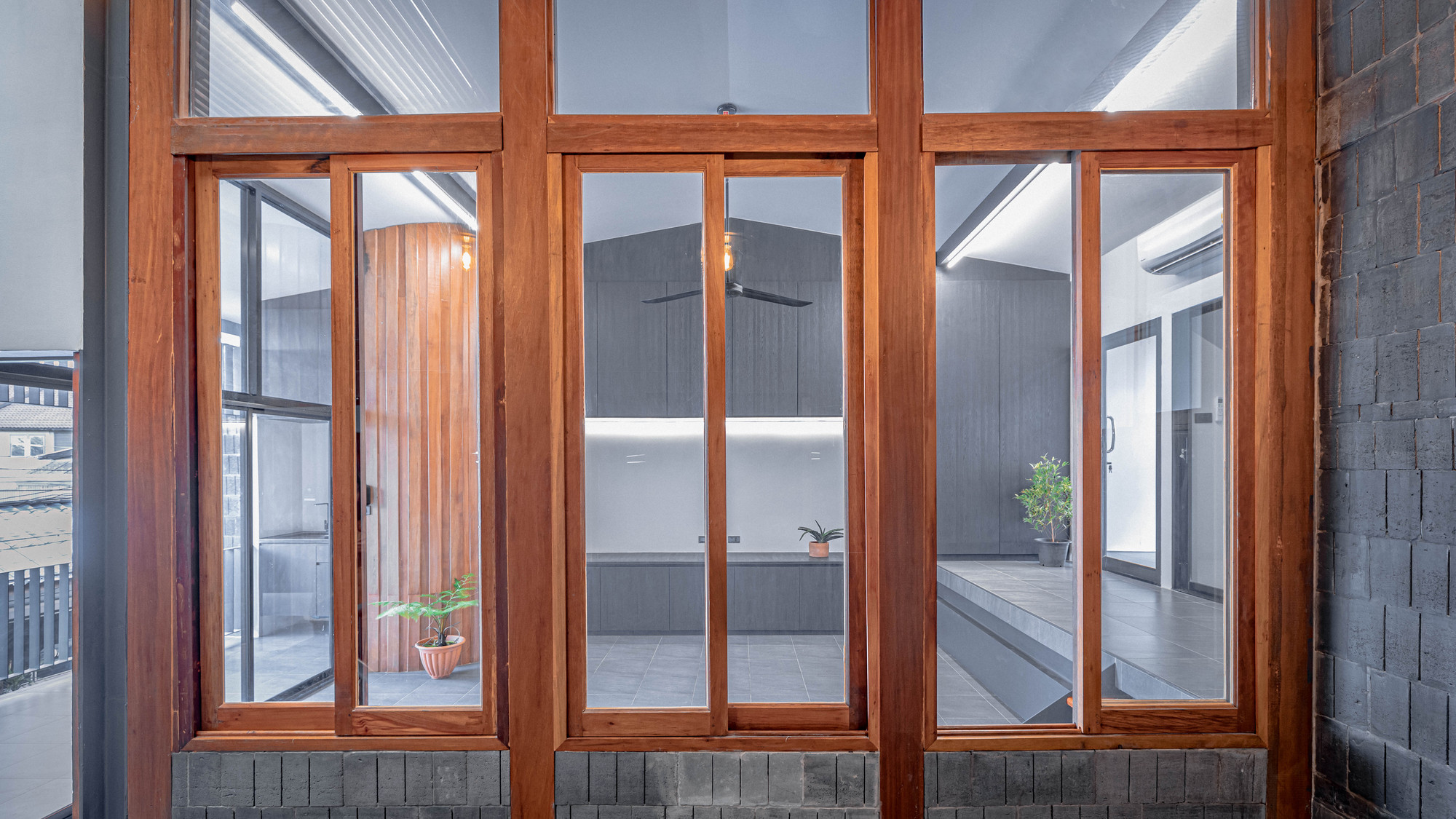 Baan Priggang / BodinChapa Architects-57