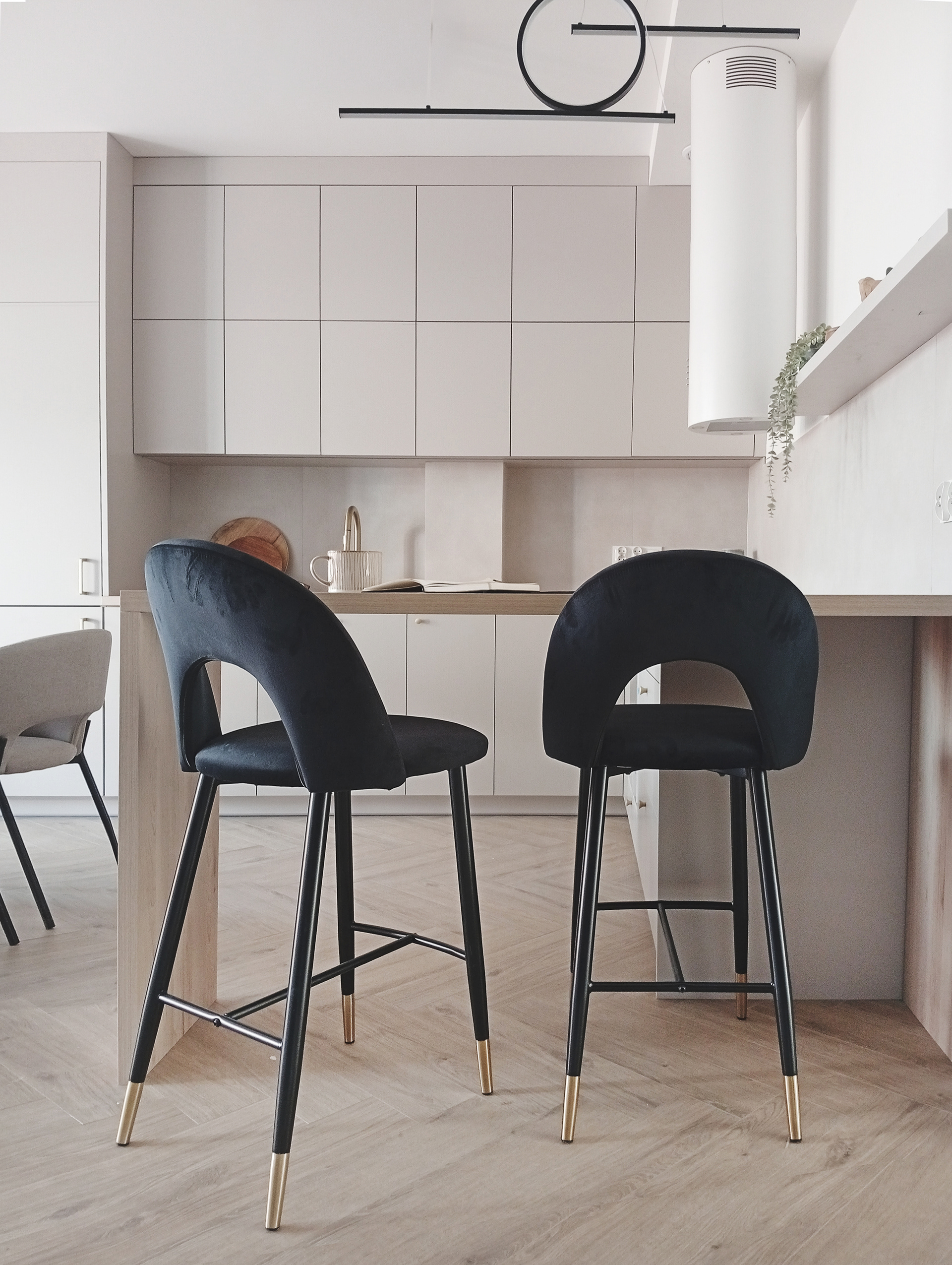 小inko 1 厨房

注：Koninko可能是一个特定名称，这里音译为小inko ，若有更准确的背景信息，可使翻译更精准 丨PolandKonin-7