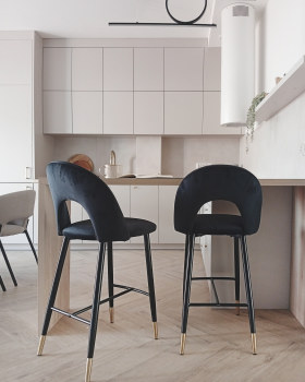 小inko 1 厨房

注：Koninko可能是一个特定名称，这里音译为小inko ，若有更准确的背景信息，可使翻译更精准 丨PolandKonin