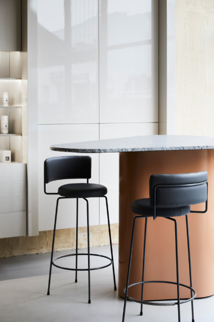 金色的;金黄色的;金的;金制的-78