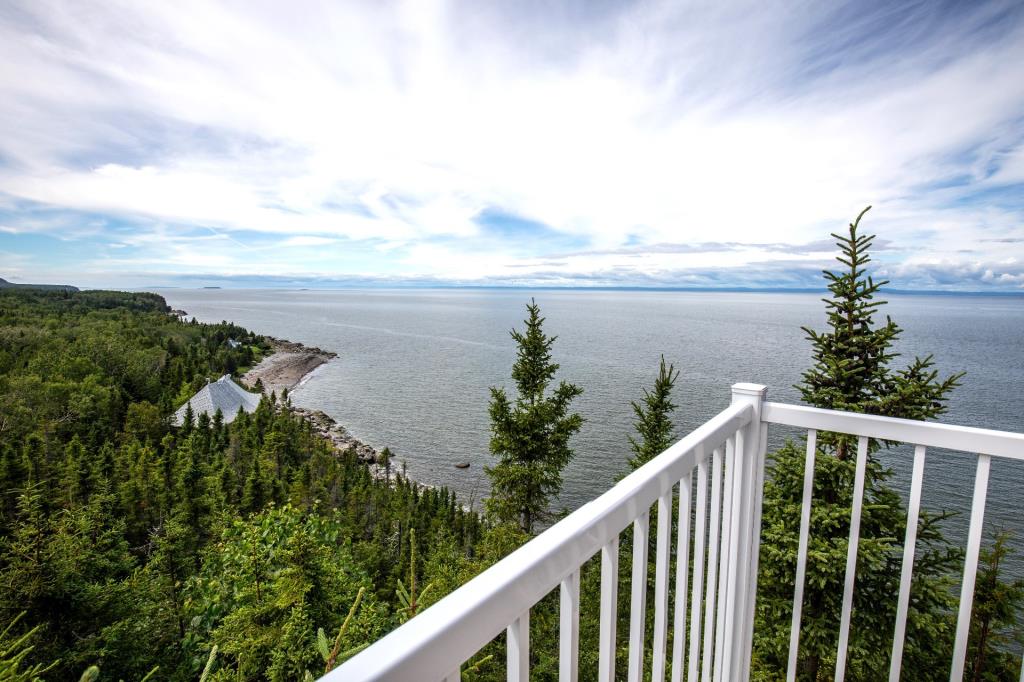 圣西蒙  里穆斯基山上的漂亮住宅丨加拿大魁北克-19