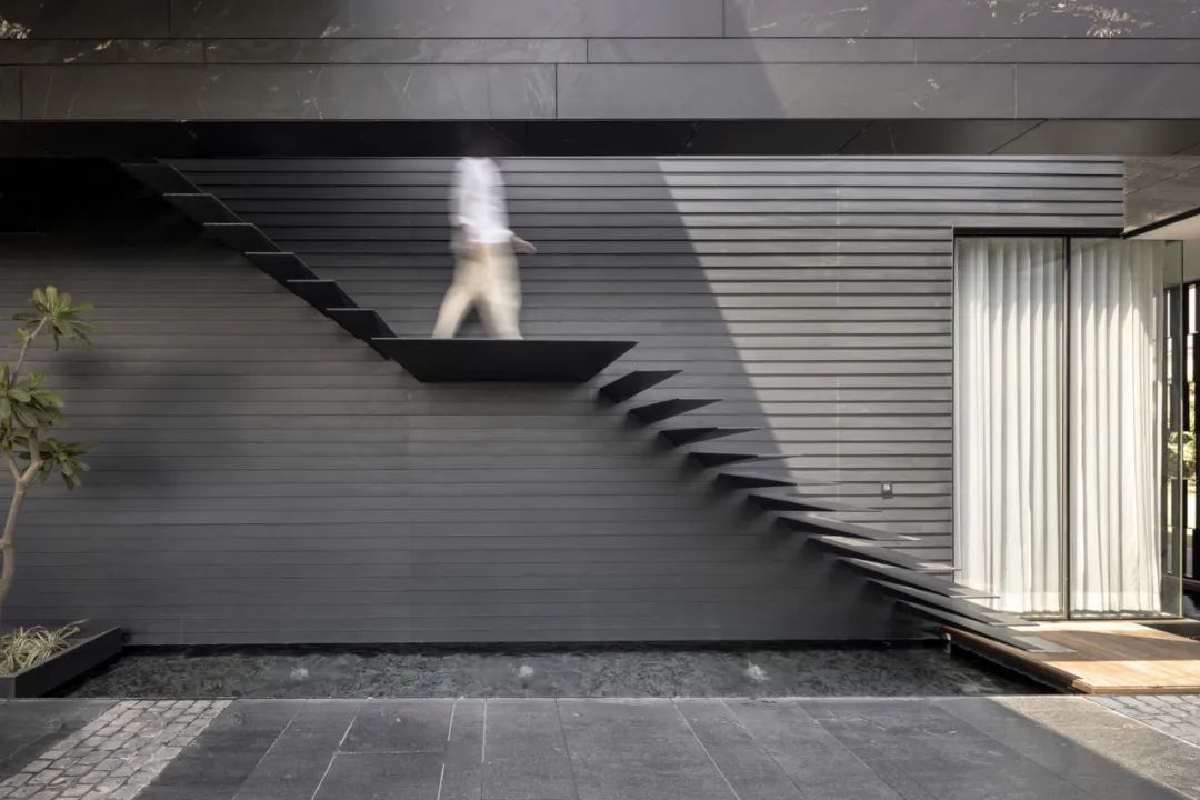 印度卢迪亚纳极简主义住宅设计丨极简主义建筑与设计工作室-14