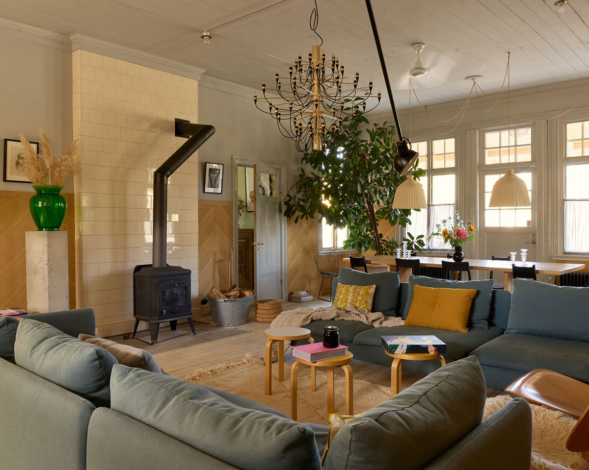 瑞典小镇的复古火车住宅设计-5