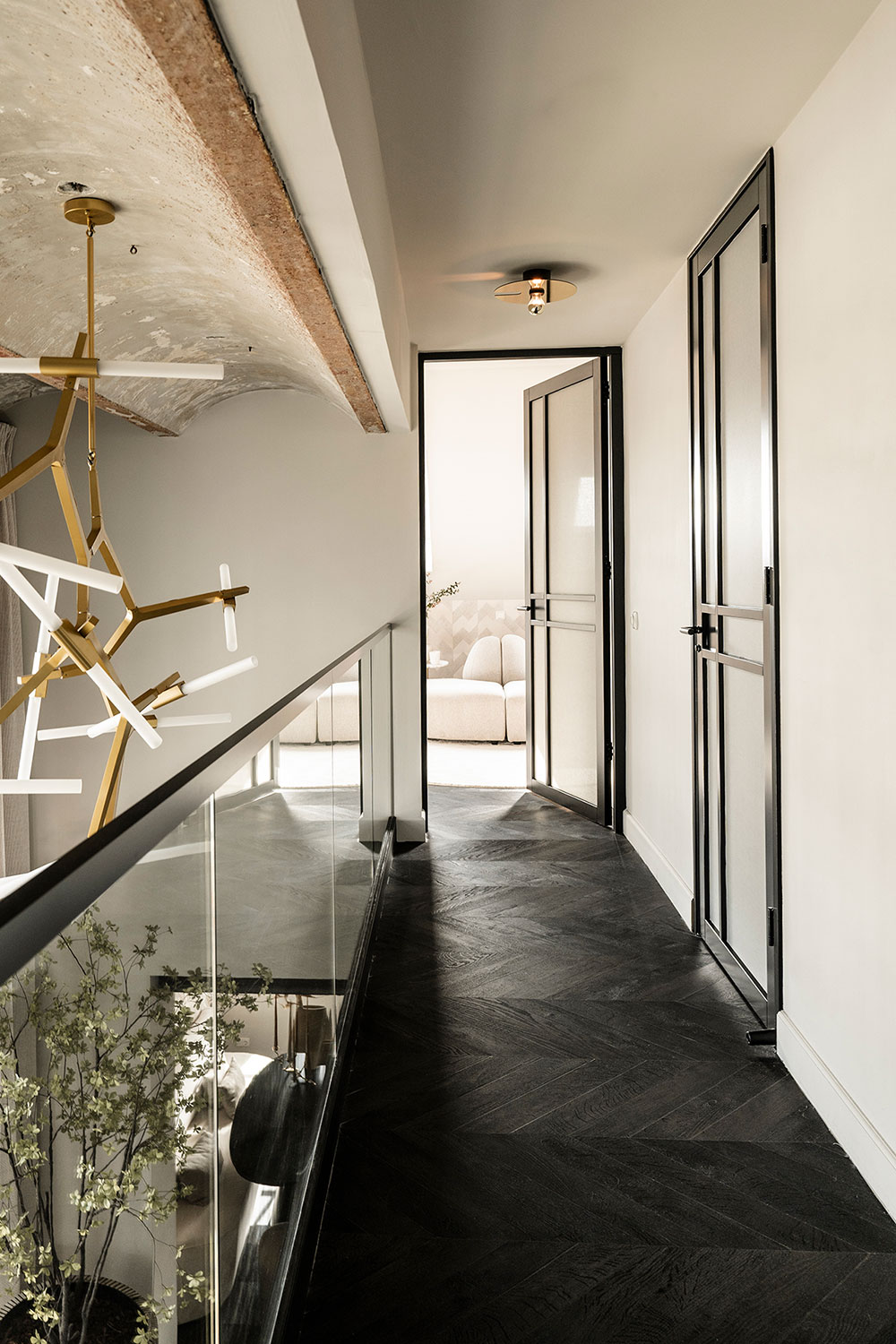 荷兰监狱变废为宝，时尚顶层公寓成设计佳作-24