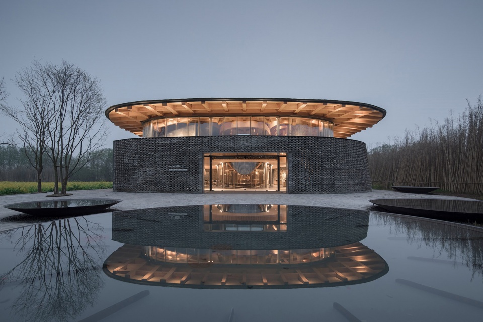 四川安仁 OCT“水西东”林盘文化交流中心 | 数字化建造与传统融合的室内设计-3