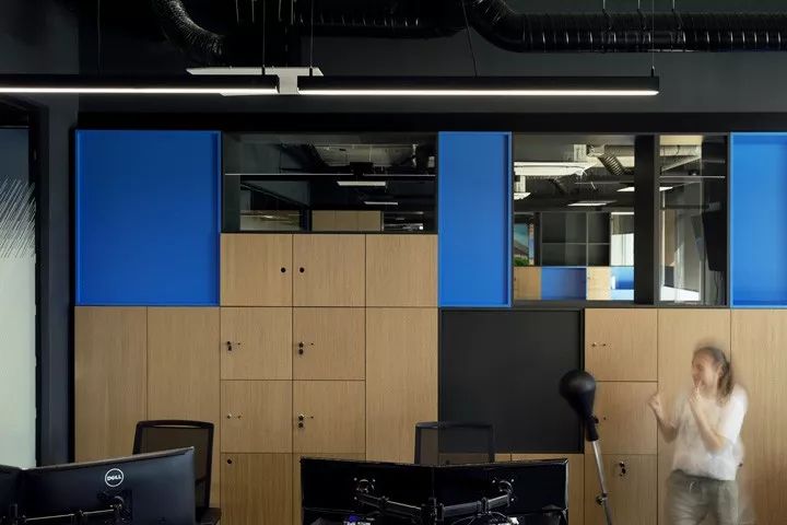 Milestone Systems 索非亚办公室——对称布局中的空间多变性-18