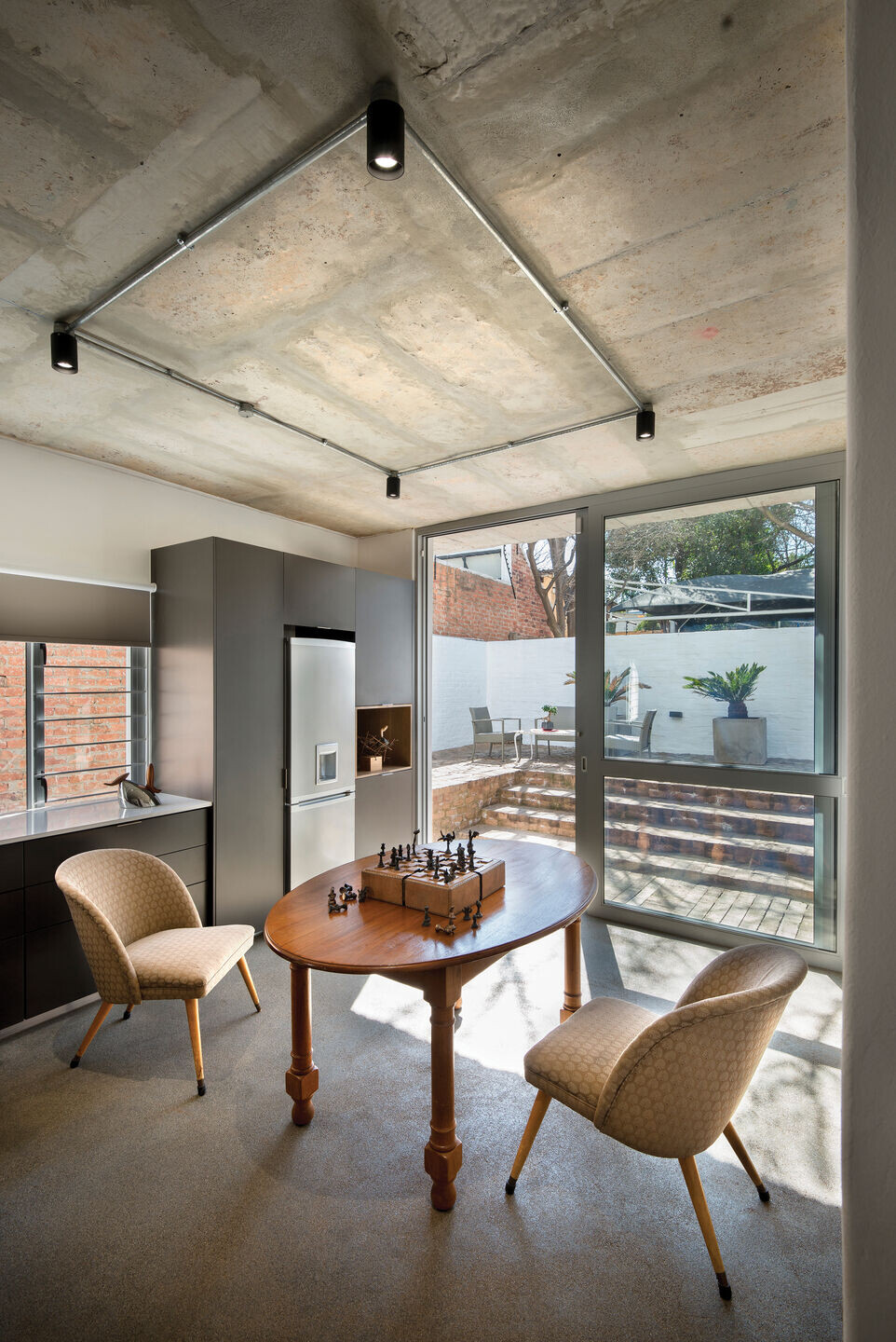 Oaktree Studio | 经济适用、环保与艺术共融的办公住宅空间-25