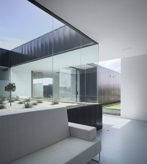 Funeral Home and Garden in Pinoso by Cor | Dezeen-36