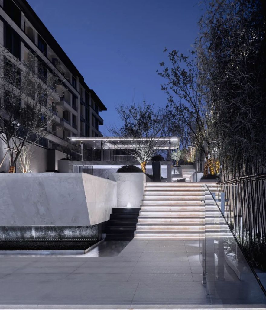 藏珑大境 | 悬浮泳池与自然共生的空中花园-53