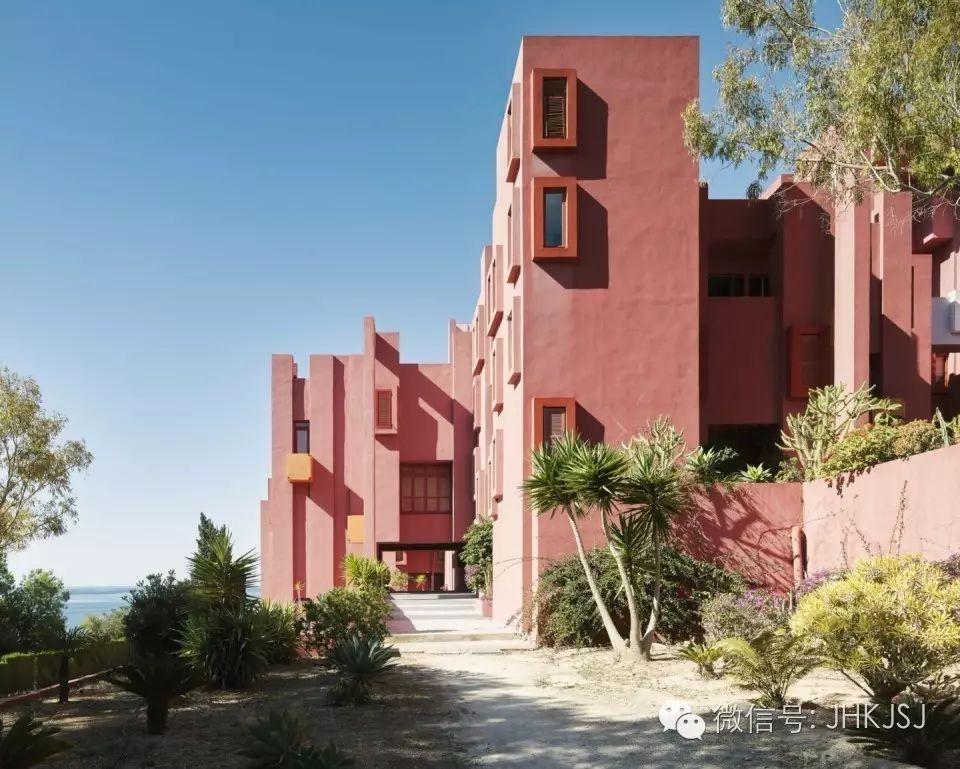 好魔幻！红蓝协奏曲——西班牙公寓设计-13